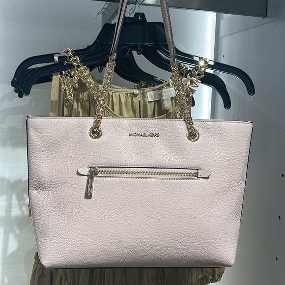 MICHAEL KORS
Jet Set Medium Front Zip Pebbled Leather Chain Tote 
Powder Blush - Picture 6 of 16